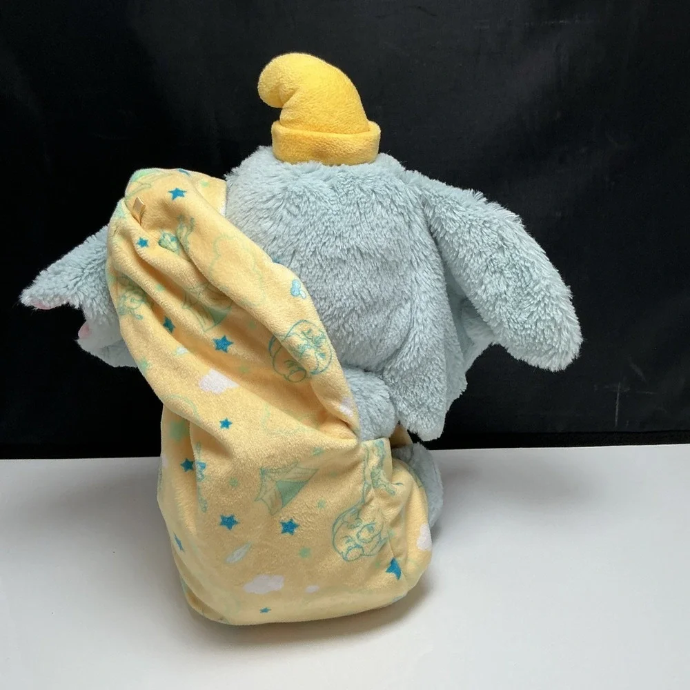 Disney Babies Dumbo in a Blanket Pouch/Swaddle 10